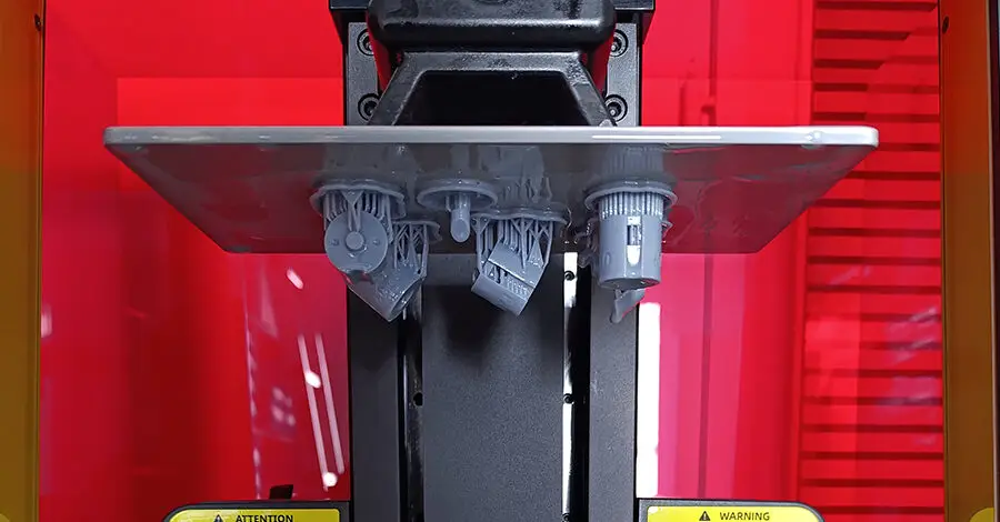 CNCからDLPへ：HTI Technologies、Raise3D DF2を活用してレーザーマーキング用治具の生産を加速